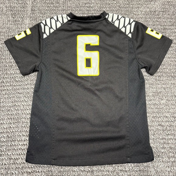 Nike Oregon Ducks Boys Football Jersey Size 7 Black Yellow NCAA #6 Shirt - Picture 2 of 7